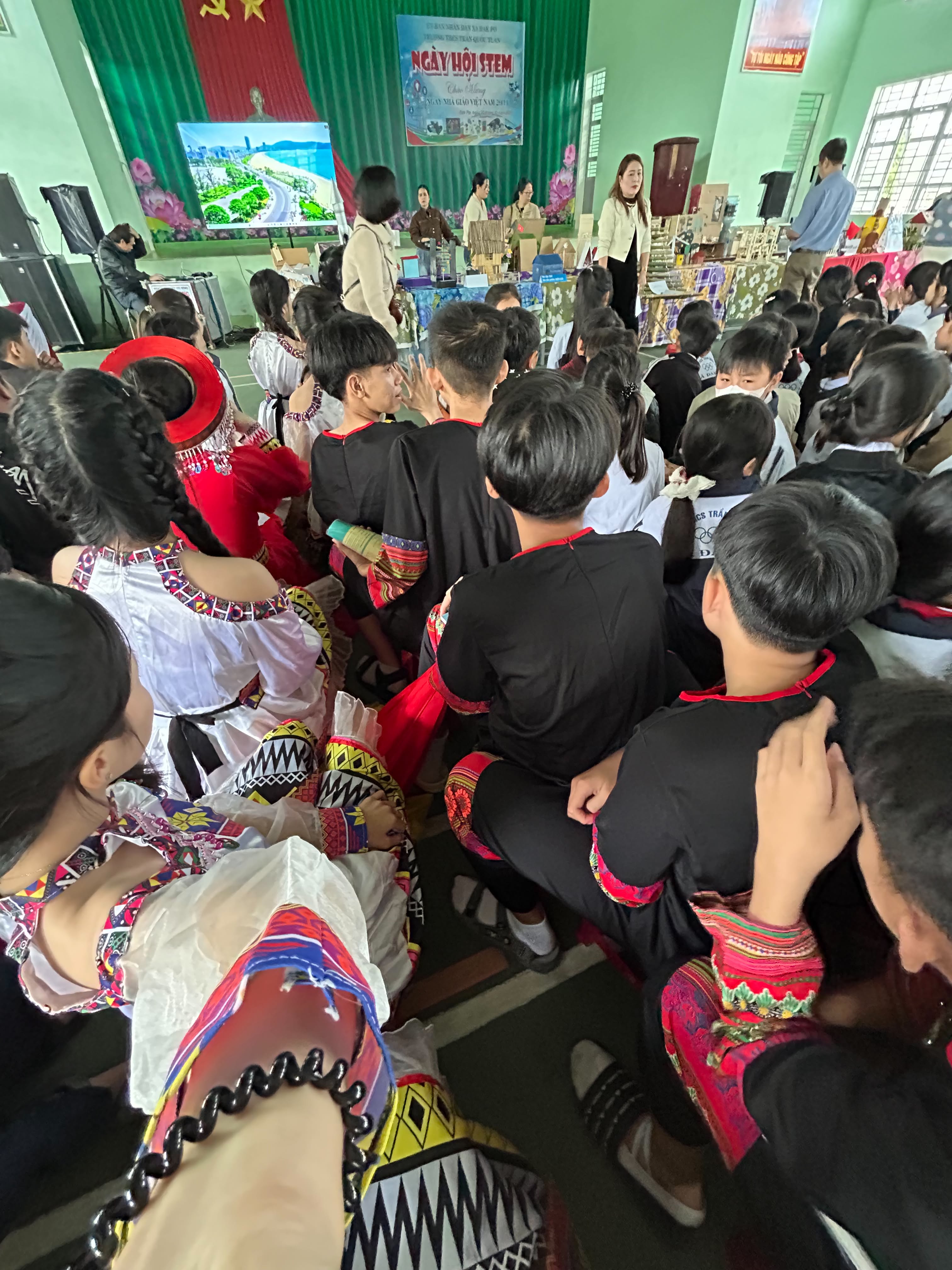 Khoảnh khắc mới
